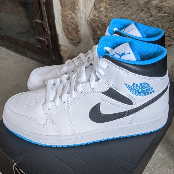 Jordan 1 mid laser blue size 9.5 - Picture 1 of 5